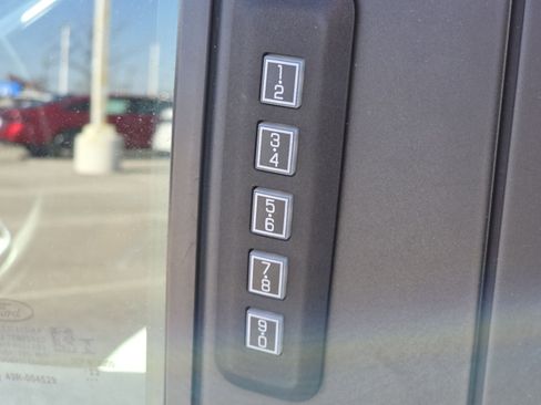 Used 2022 Ford Maverick XLT image 9