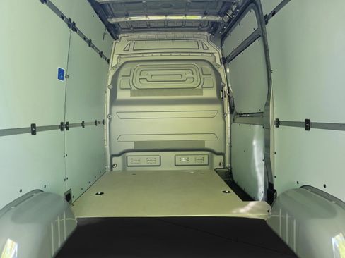 Used 2026 Mercedes-Benz Sprinter 2500 image 5