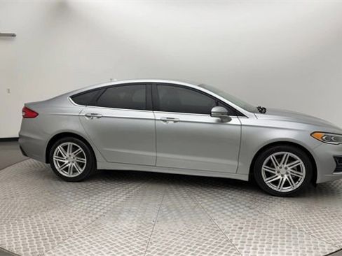 Used 2020 Ford Fusion SEL image 9