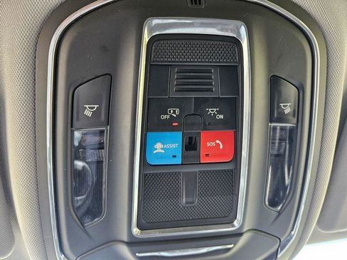 Used 2023 Jeep Grand Cherokee Laredo AWD/4WD image 25