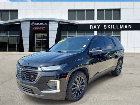Used 2023 Chevrolet Traverse RS FWD image 2