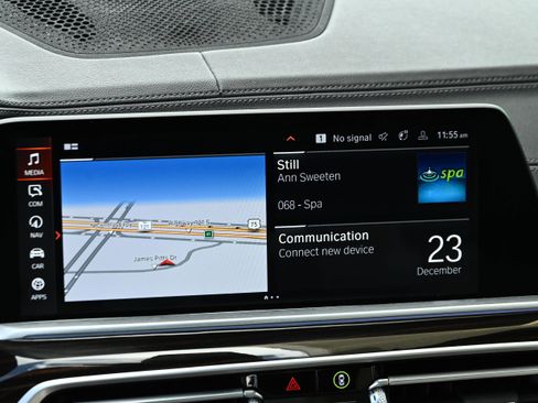 Used 2021 BMW X5 xDrive40i w/ M Sport Package image 32