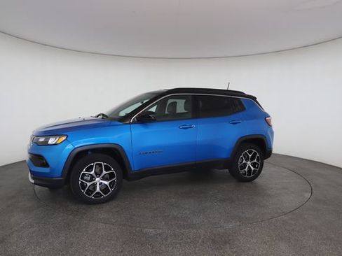 Used 2024 Jeep Compass Limited AWD/4WD image 5