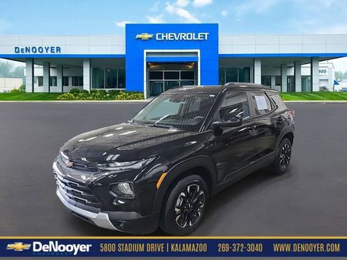 Used 2023 Chevrolet TrailBlazer LT image 1