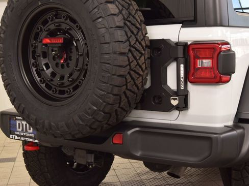 Used 2025 Jeep Wrangler Unlimited Rubicon image 21