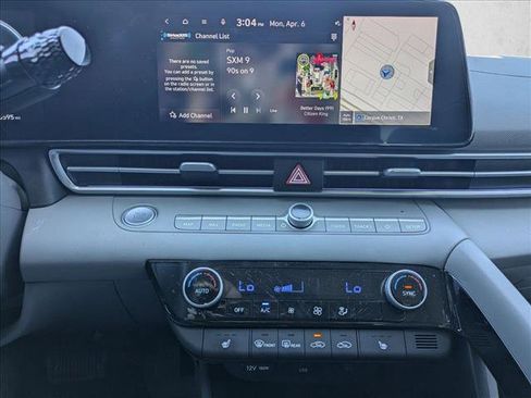 Used 2024 Hyundai Elantra SEL w/ Convenience Package FWD image 14