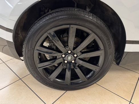 Used 2018 Land Rover Range Rover Velar R-Dynamic SE image 26
