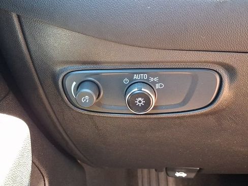 Used 2023 Chevrolet Equinox RS FWD image 24