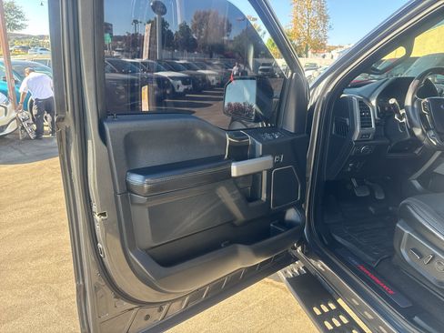 Used 2019 Ford F150 Raptor w/ Equipment Group 802A Luxury AWD/4WD image 7