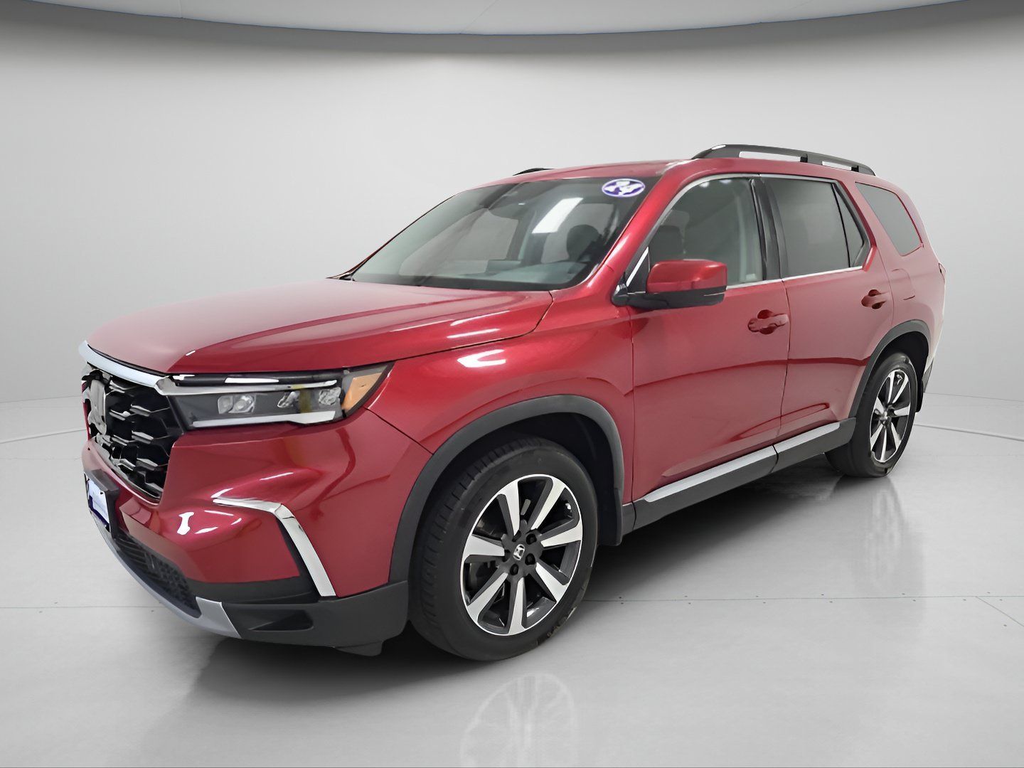 Used 2024 Honda Pilot Touring image 3