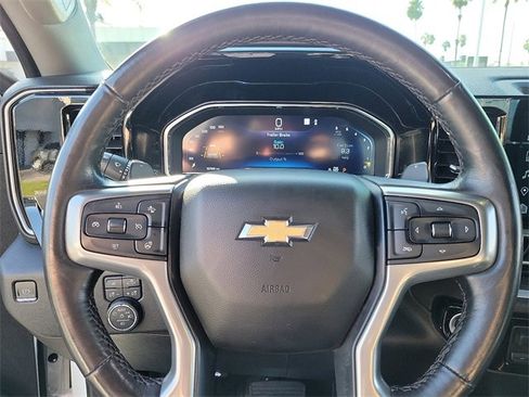 Used 2022 Chevrolet Silverado 1500 LTZ image 9