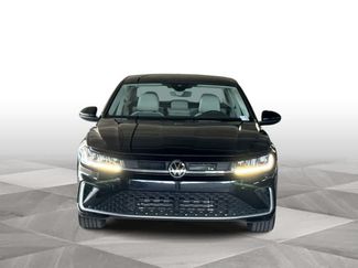 Used 2025 Volkswagen Jetta SE FWD video 3
