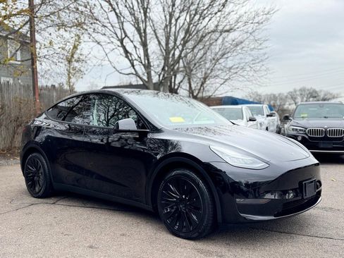 Used 2021 Tesla Model Y Long Range image 8