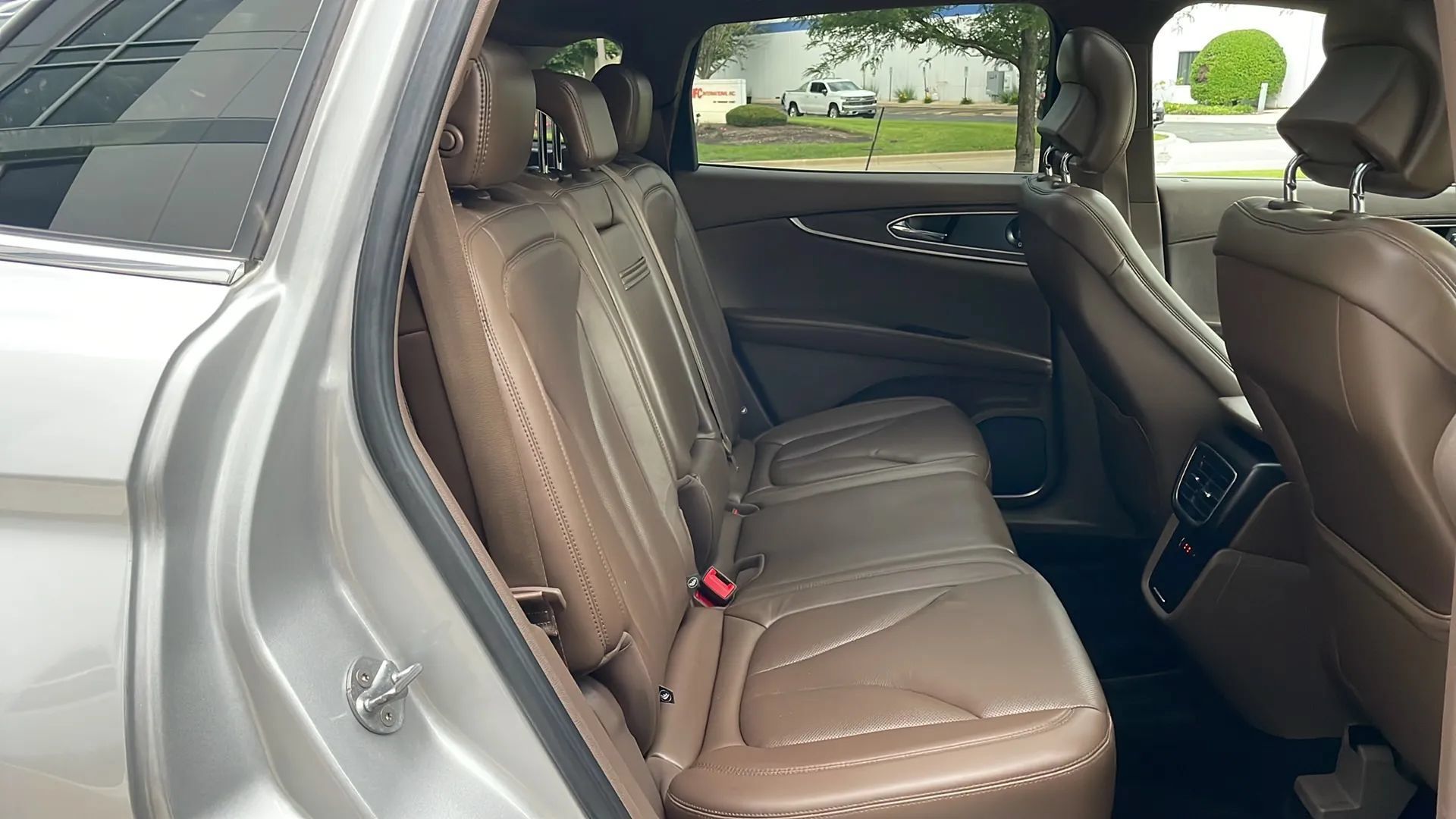 Used 2018 Lincoln MKX Reserve AWD/4WD image 18