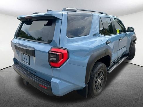 Used 2025 Toyota 4Runner SR5 AWD/4WD image 10