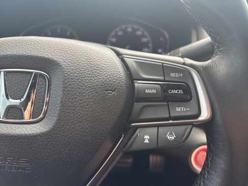 Used 2018 Honda Accord Sport image 14