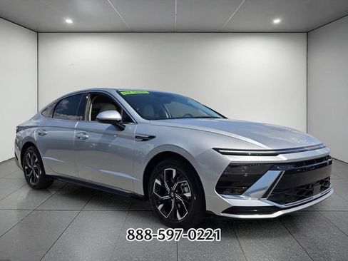Used 2025 Hyundai Sonata SEL FWD image 7