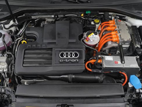 Used 2016 Audi A3 e-tron Premium w/ Audi MMI Navigation Plus FWD image 31