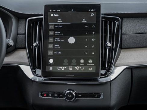 New 2026 Volvo XC90 B6 Plus w/ Protection Package Premier image 20