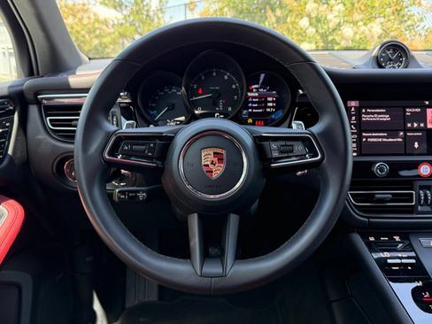 Used 2026 Porsche Macan AWD/4WD image 15