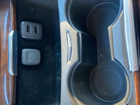 Used 2019 Cadillac Escalade Luxury w/ LPO, Radiant Package image 27