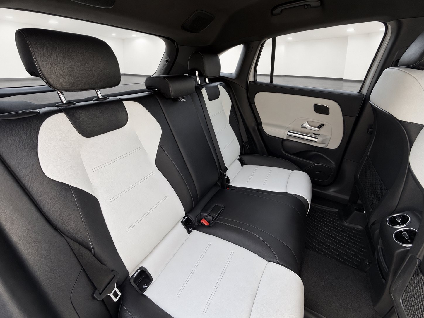 Used 2021 Mercedes-Benz GLA 250 4MATIC image 34