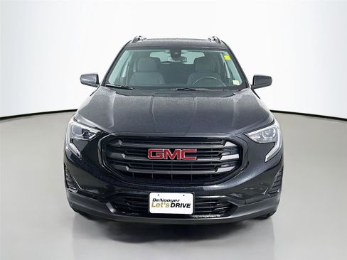 Used 2021 GMC Terrain SLE w/ Driver Convenience Package image 4