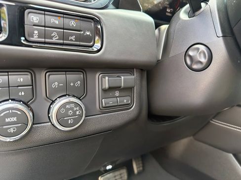 Used 2026 GMC Yukon AT4 Ultimate AWD/4WD image 11