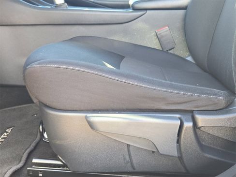 Used 2025 Nissan Sentra SV image 28