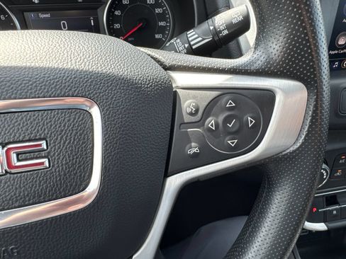 Used 2024 GMC Terrain SLE AWD/4WD image 18