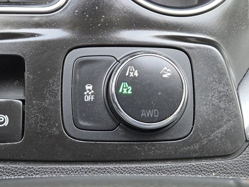 Used 2021 Chevrolet Traverse LS w/ LPO, Black Accent Package image 6