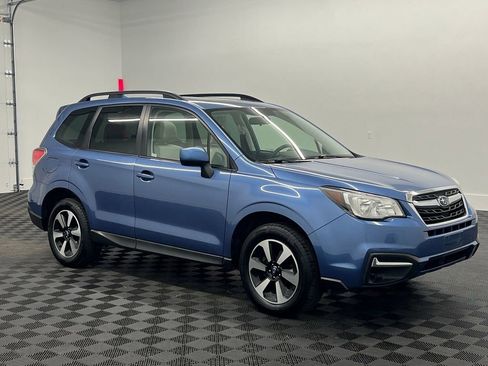Used 2017 Subaru Forester 2.5i Premium w/ All-Weather Package image 6