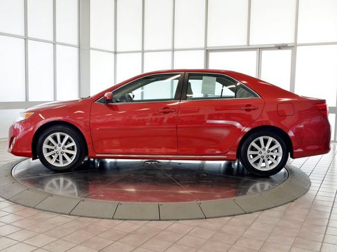 Used 2014 Toyota Camry XLE FWD image 5