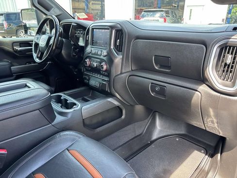 Used 2022 GMC Sierra 2500 AT4 w/ Snow Plow Prep/Camper Package AWD/4WD image 18