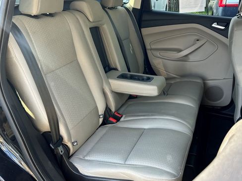 Certified 2019 Ford Escape SE FWD image 15