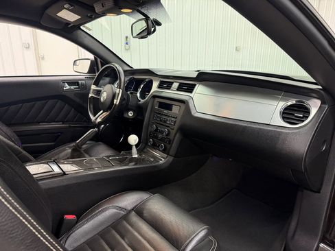 Used 2012 Ford Mustang GT Premium w/ Comfort Pkg RWD image 14