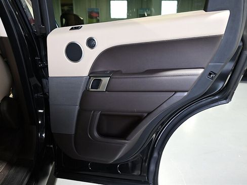 Used 2020 Land Rover Range Rover Sport SE image 20