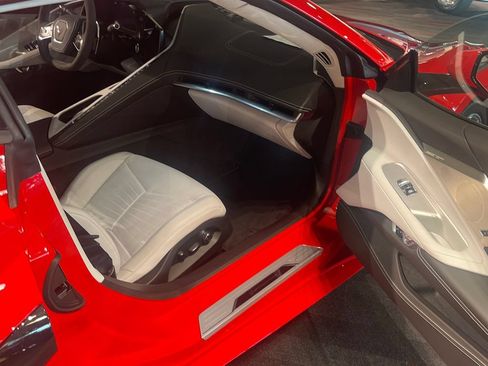 Used 2023 Chevrolet Corvette Stingray Premium Conv w/ Z51 Performance Package RWD image 8
