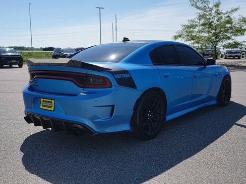 Used 2018 Dodge Charger R/T RWD image 6