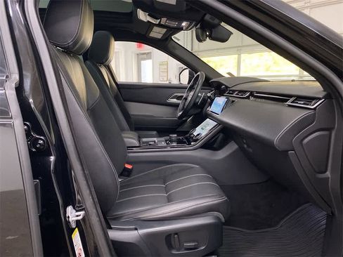 Used 2018 Land Rover Range Rover Velar R-Dynamic SE image 21