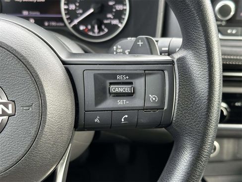 Used 2023 Nissan Rogue S image 10