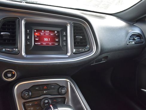 Used 2016 Dodge Challenger SXT image 20