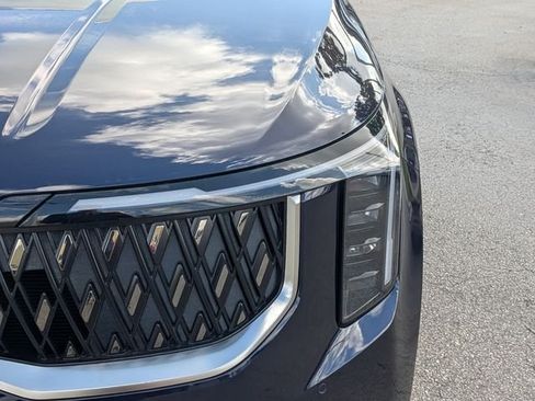 New 2027 Kia Carnival EX FWD image 10