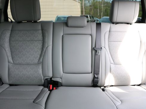 Used 2024 Toyota Tundra Limited AWD/4WD image 32