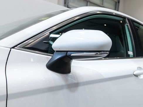 Used 2022 Toyota Camry SE w/ Carpet Mat Package (TMS) AWD/4WD image 12