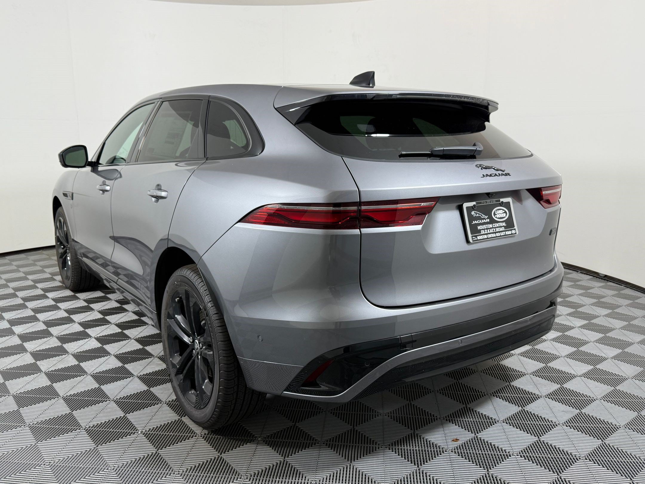 New 2026 Jaguar F-PACE R-Dynamic S AWD/4WD image 3