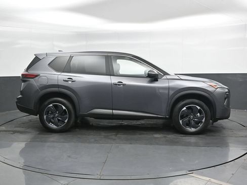 Used 2025 Nissan Rogue SV AWD/4WD image 5