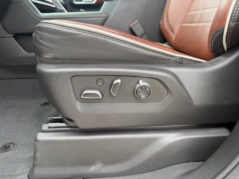 Used 2025 GMC Sierra 2500 Denali Ultimate AWD/4WD image 9