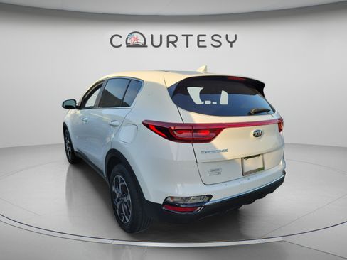 Used 2020 Kia Sportage LX FWD image 2
