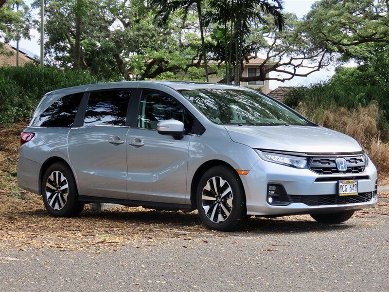 Used 2025 Honda Odyssey EX-L image 3